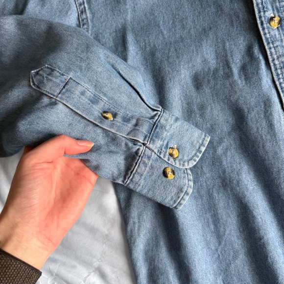 VINTAGE Coal Harbour lightweight denim button-down longsleeve - Picture 9 of 10